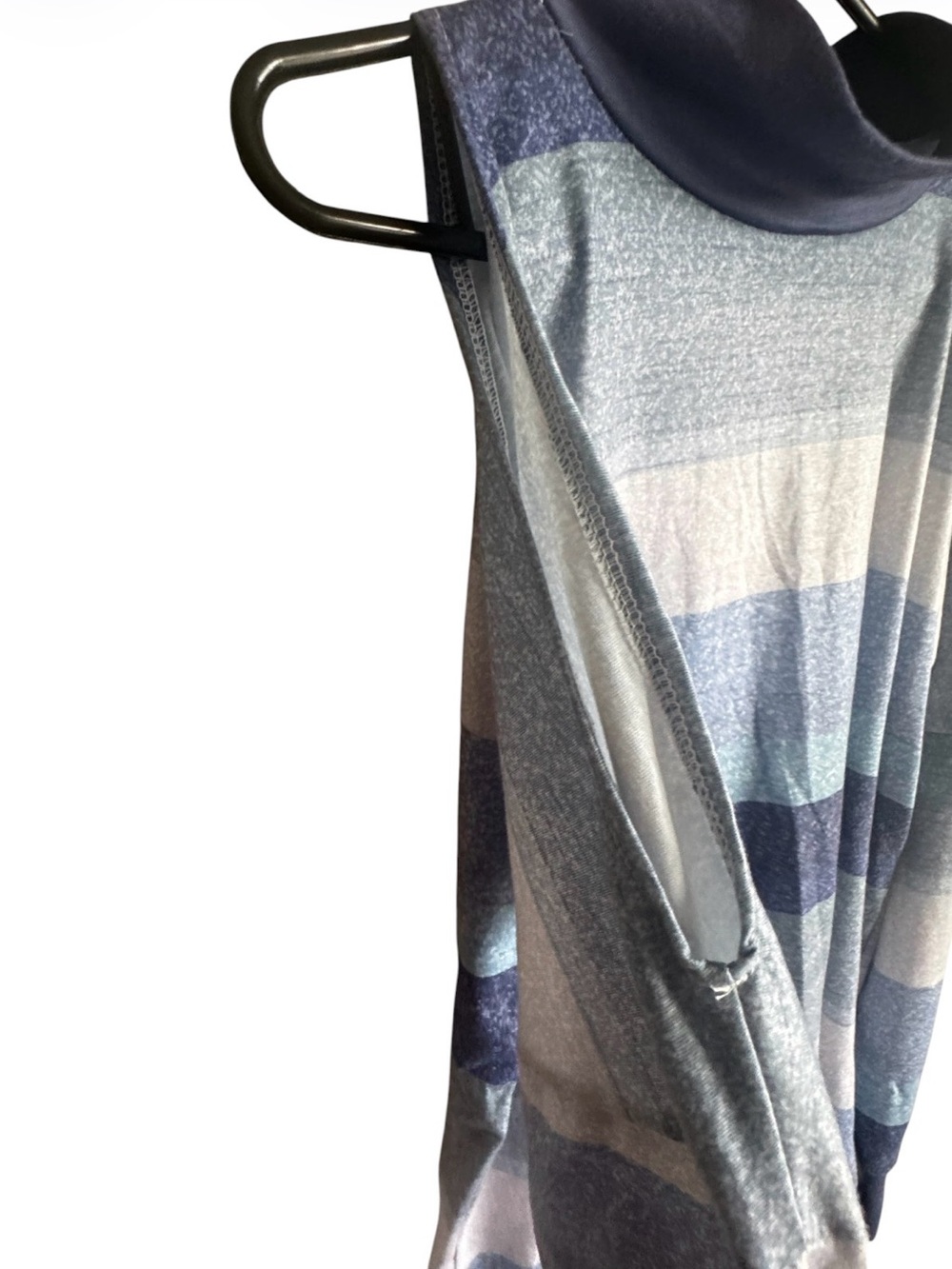 3 FOR $20 WOMEN’S Oversized Blue Gray White Striped Ombré Cold-Shoulder Sweater - Picture 3 of 4